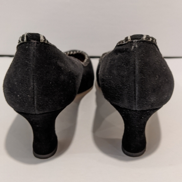 Bruno Magli Black Heels with Tan Interior - Picture 5 of 9